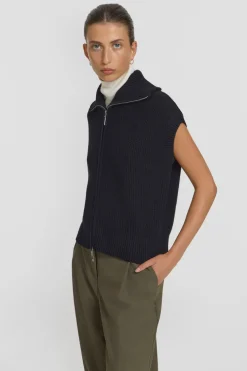 Cyclone Vest Black