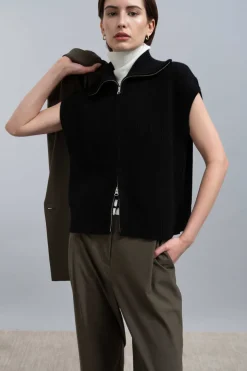 Cyclone Vest Black