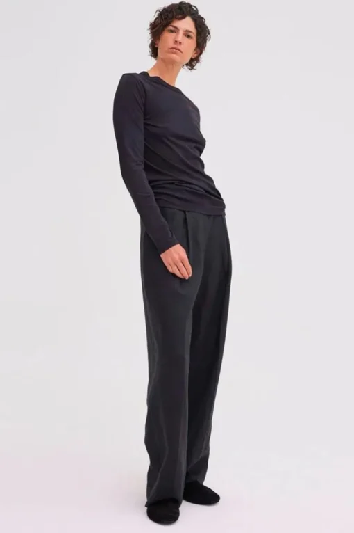 Davies Longsleeve Tee Black