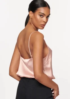 Helen Cami Cameo